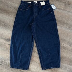 Universal Thread Women's High Rise Jeans - Dark Blue